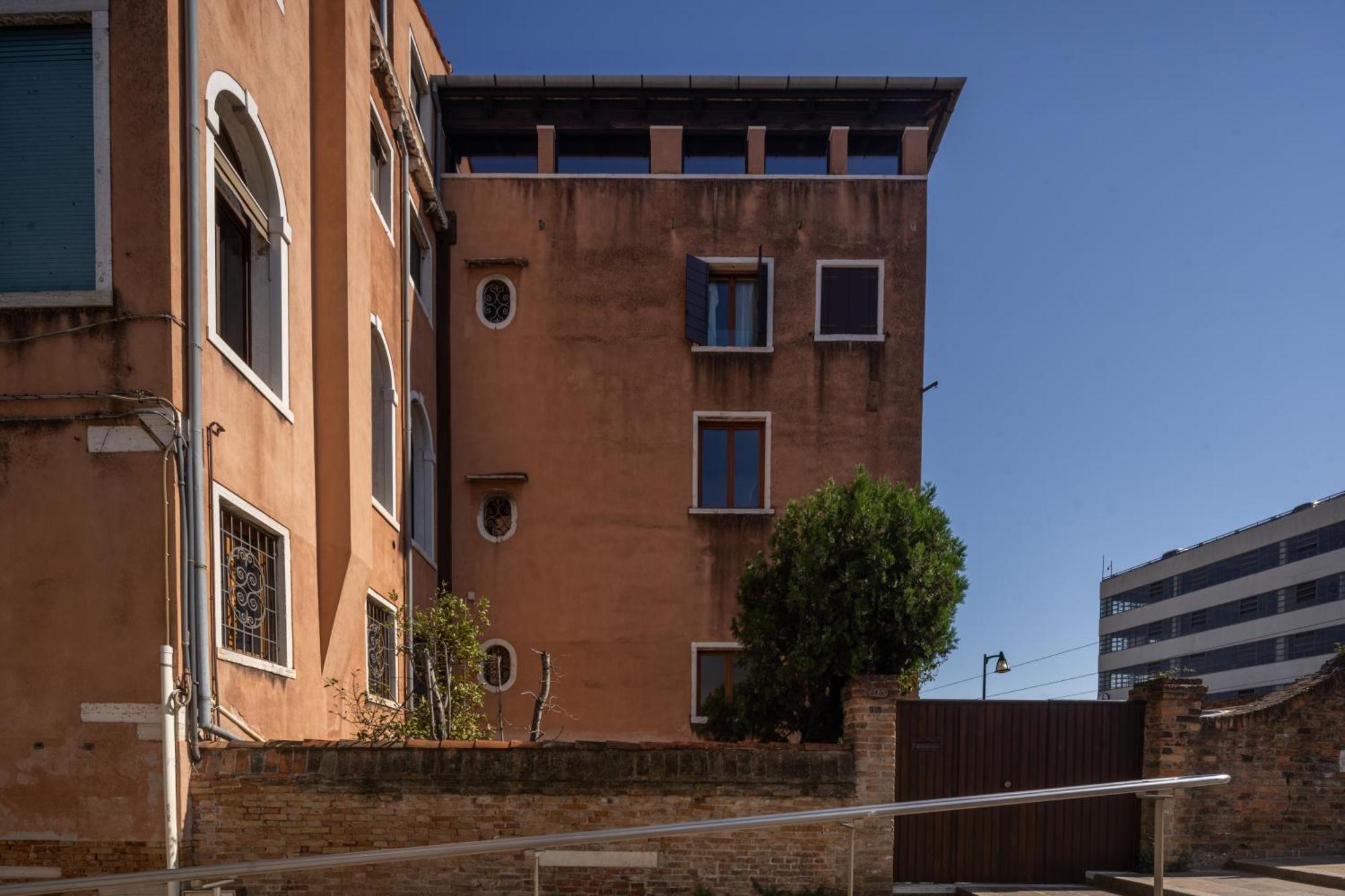 Santa Croce Design Apartment R&R Венеция Экстерьер фото